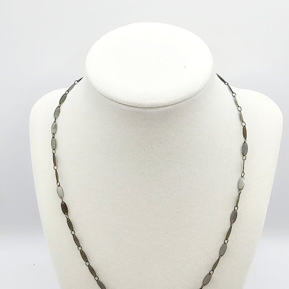 Simple Silver Tone Necklace - Picture 3 of 4